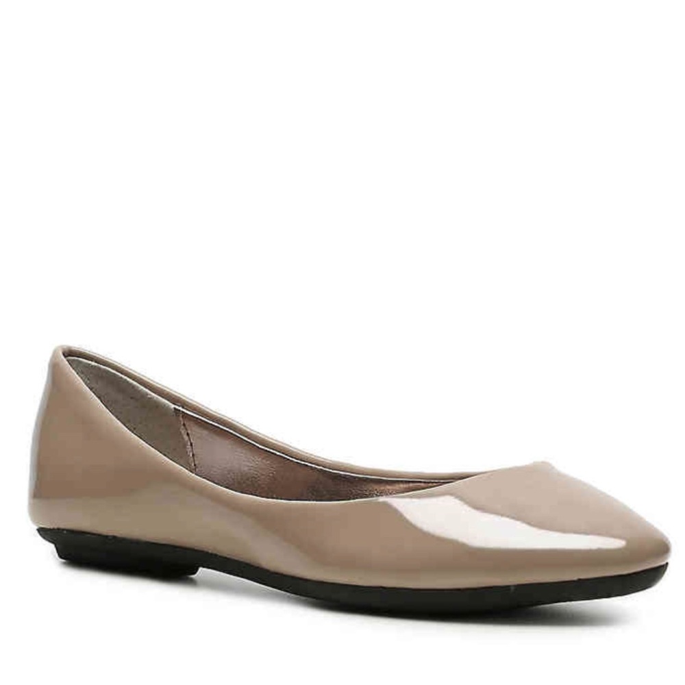 Steve Madden nude flats